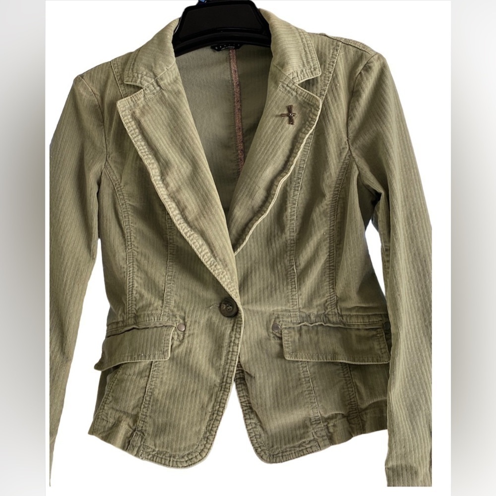 Sisley
green Dragonfly Blazer
Size: US 8 (M) Length: Short